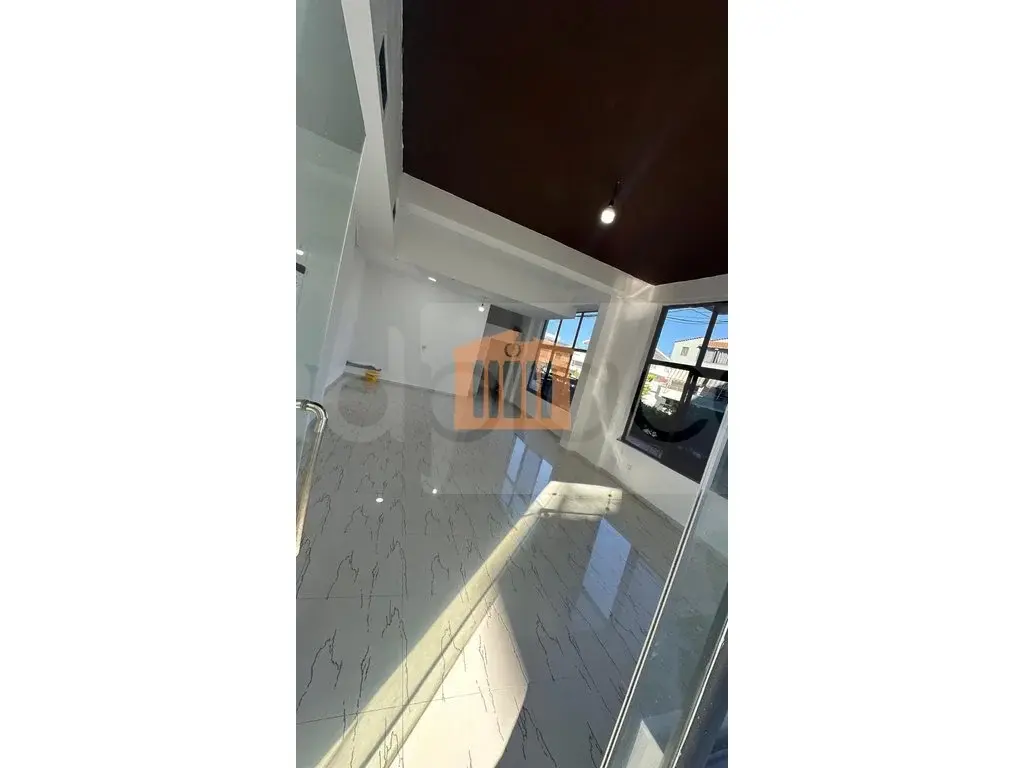 Pasuri të patundshme komerciale 120 m² 1 kati