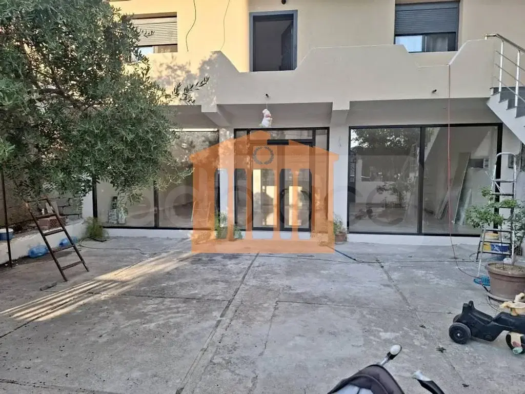 Pasuri të patundshme komerciale 100 m² 1 kati