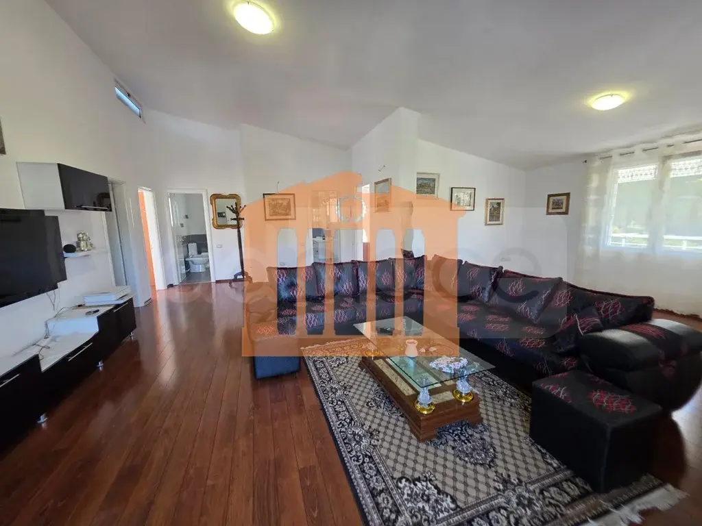 Vilë 140 m² 3 kati
