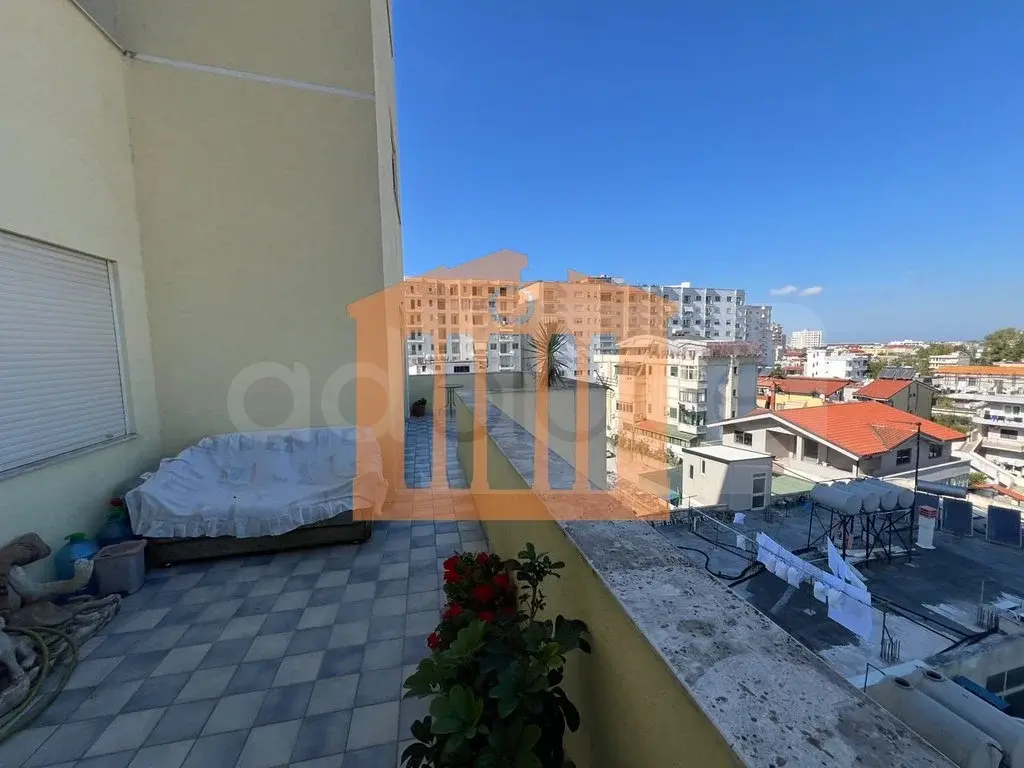Apartament 1+3 dhoma 85 m² 5 kati