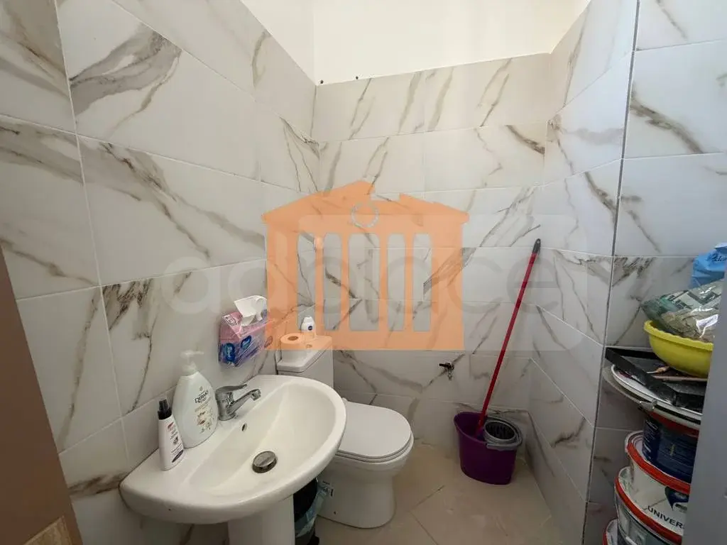 Pasuri të patundshme komerciale 40 m² 2 kati