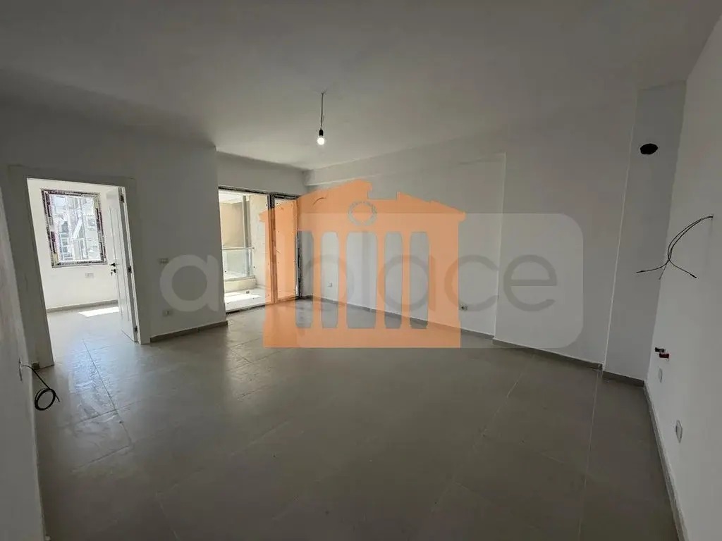 Apartament 1+2 dhoma 78 m² 4 kati