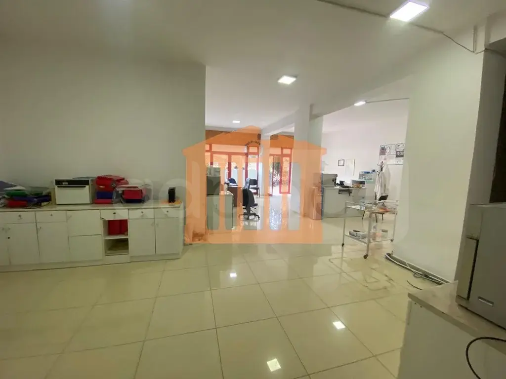 Pasuri të patundshme komerciale 92 m² 1 kati