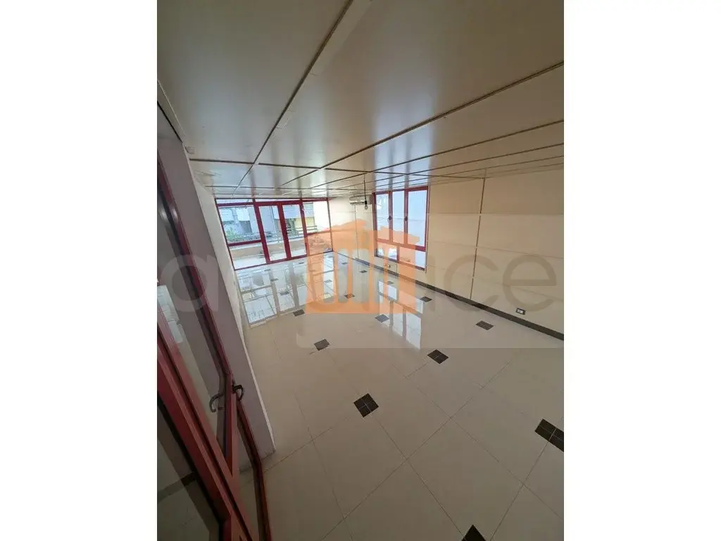 Pasuri të patundshme komerciale 200 m² 2 kati