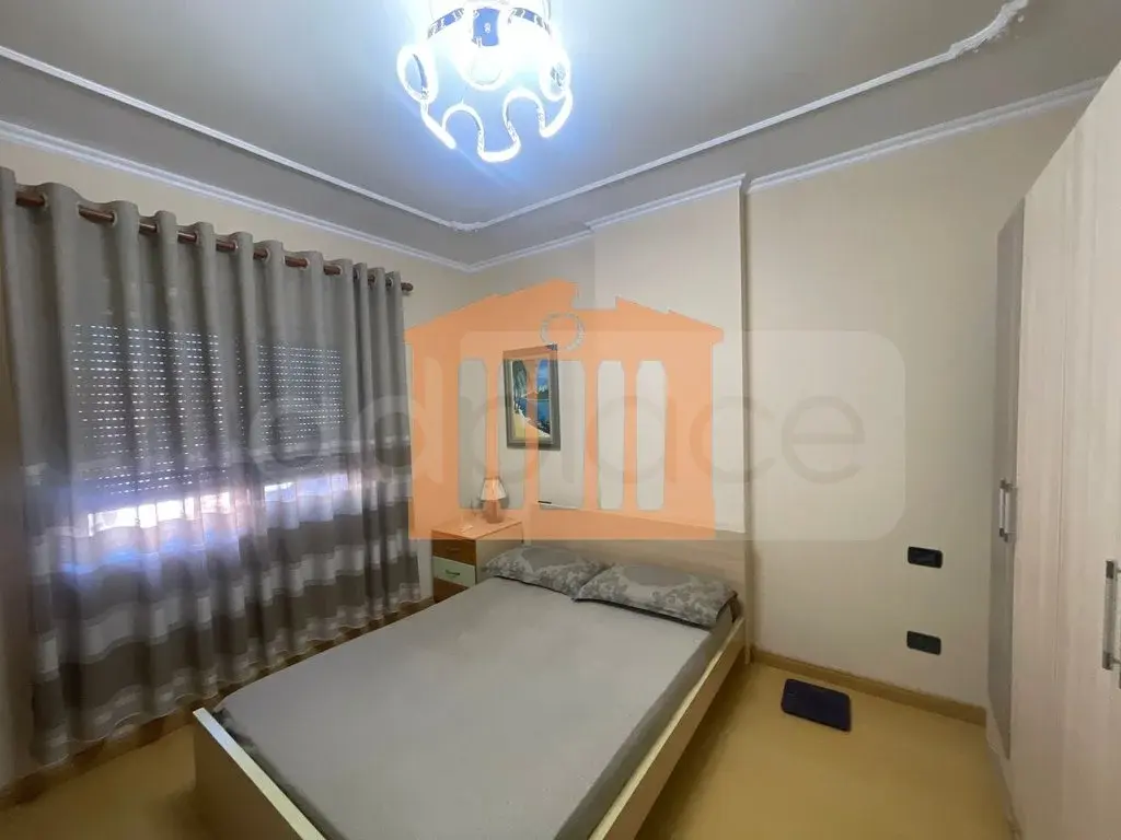 Apartament 1+3 dhoma 180 m² 5 kati
