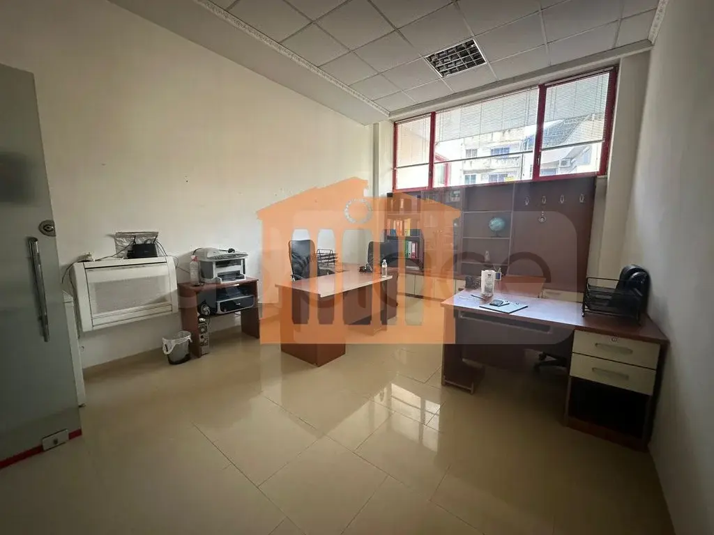 Pasuri të patundshme komerciale 25 m² 2 kati