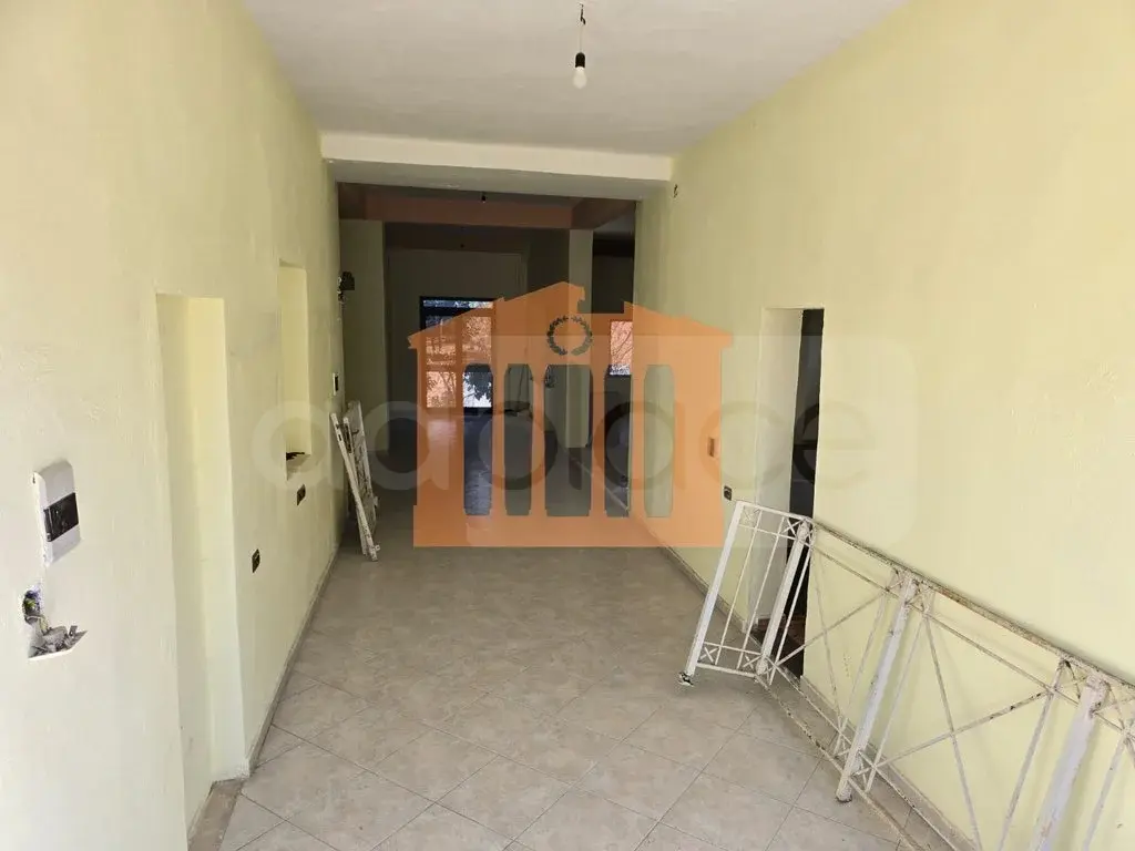 Pasuri të patundshme komerciale 150 m² 1 kati