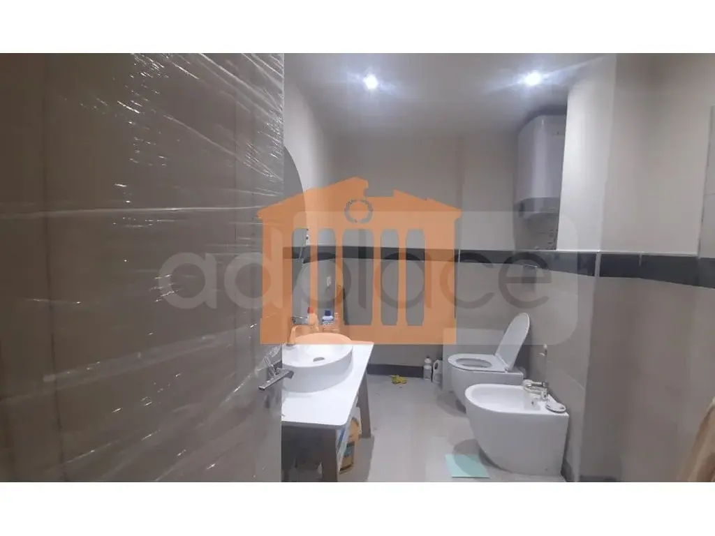 Pasuri të patundshme komerciale 92 m² 2 kati