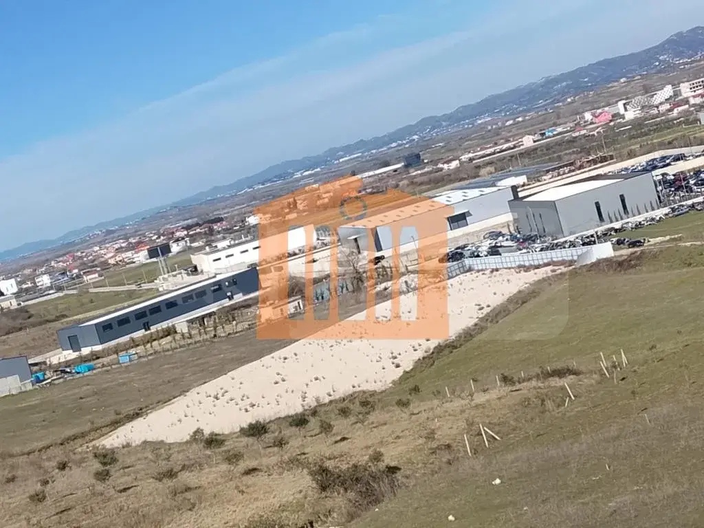 Земельный участок 7000 м²