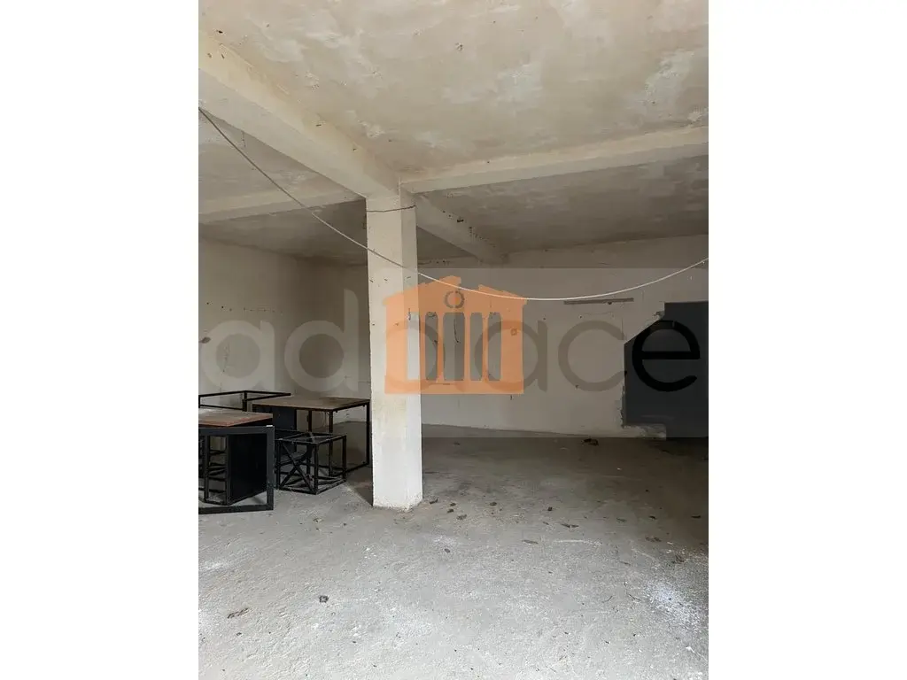 Vilë 450 m² 2 kati