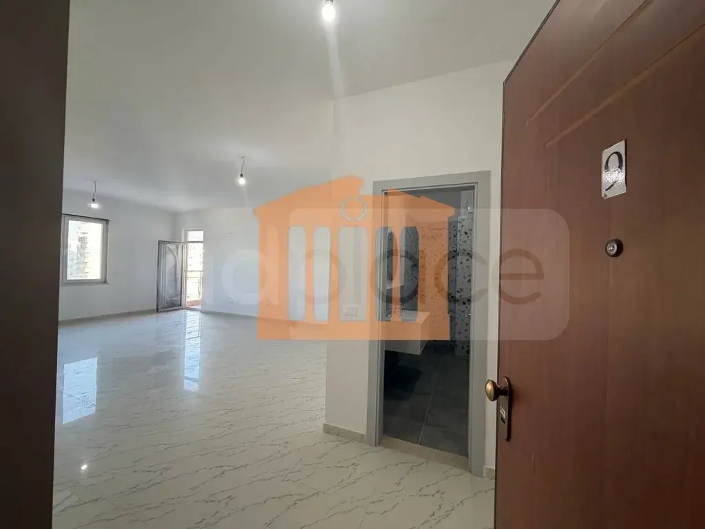 Apartament 1+3 dhoma 100 m² 4 kati