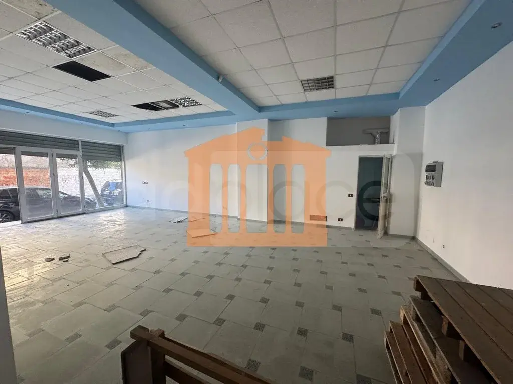 Pasuri të patundshme komerciale 100 m² 1 kati