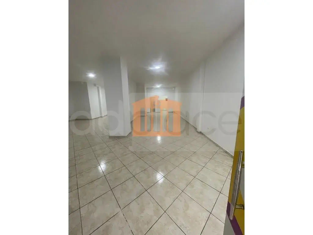 Pasuri të patundshme komerciale 160 m² 1 kati