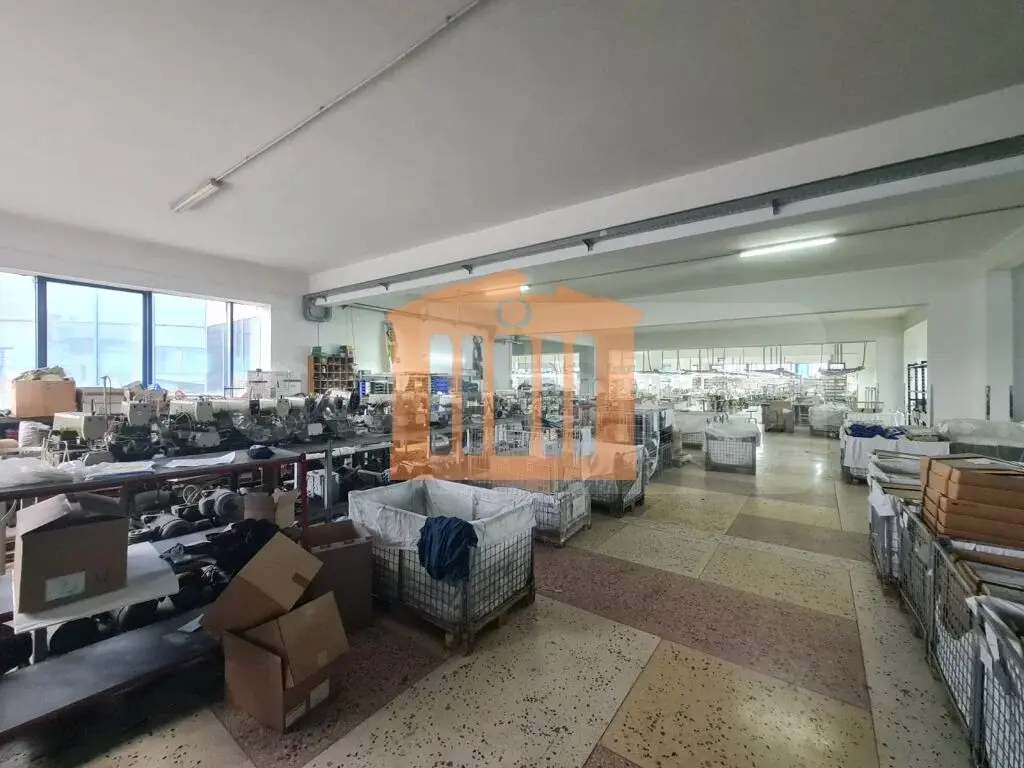 Pasuri të patundshme komerciale 2500 m² 2 kati