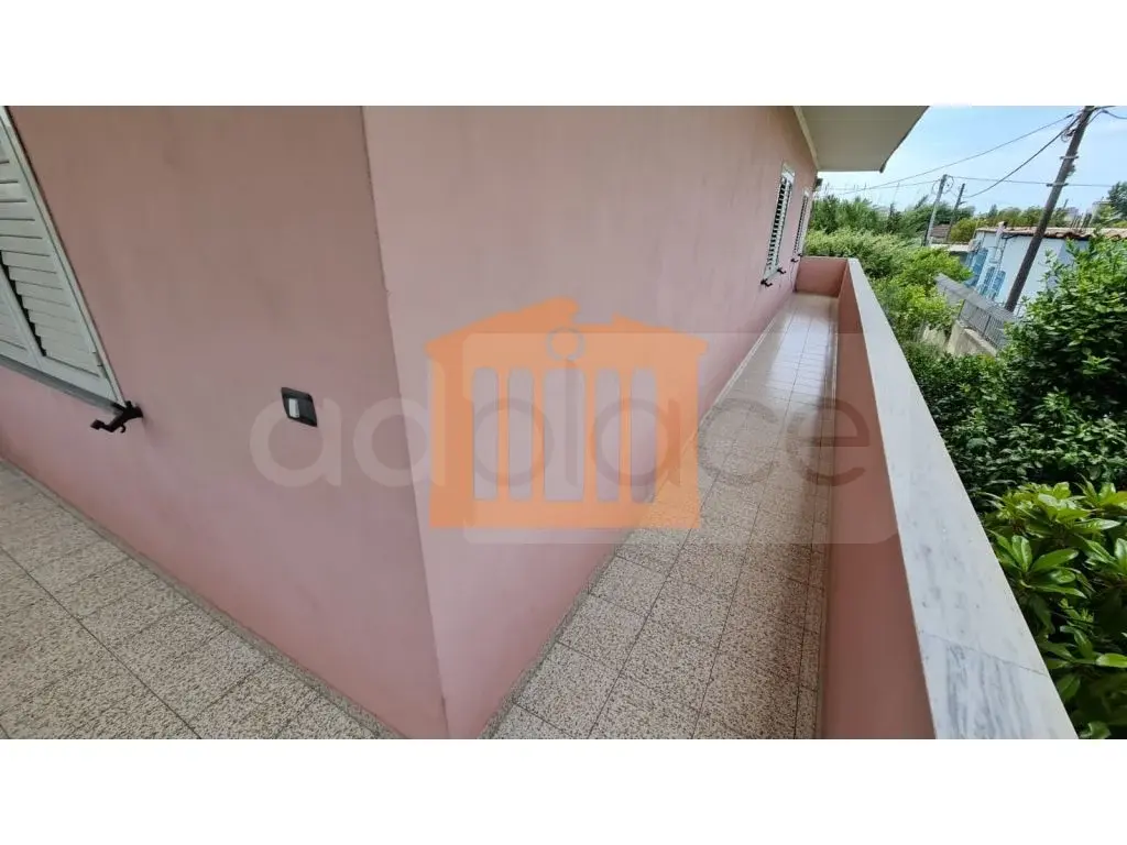 Vilë 333 m² 2 kati