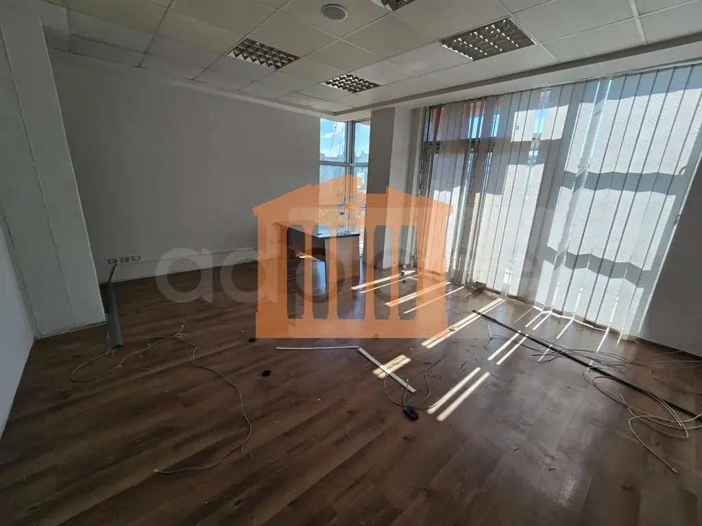 Pasuri të patundshme komerciale 173 m² 3 kati