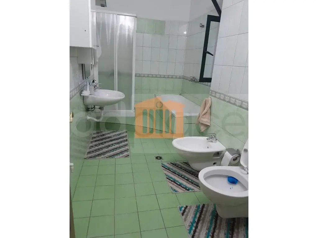 Apartament 1+3 dhoma 162 m² 3 kati