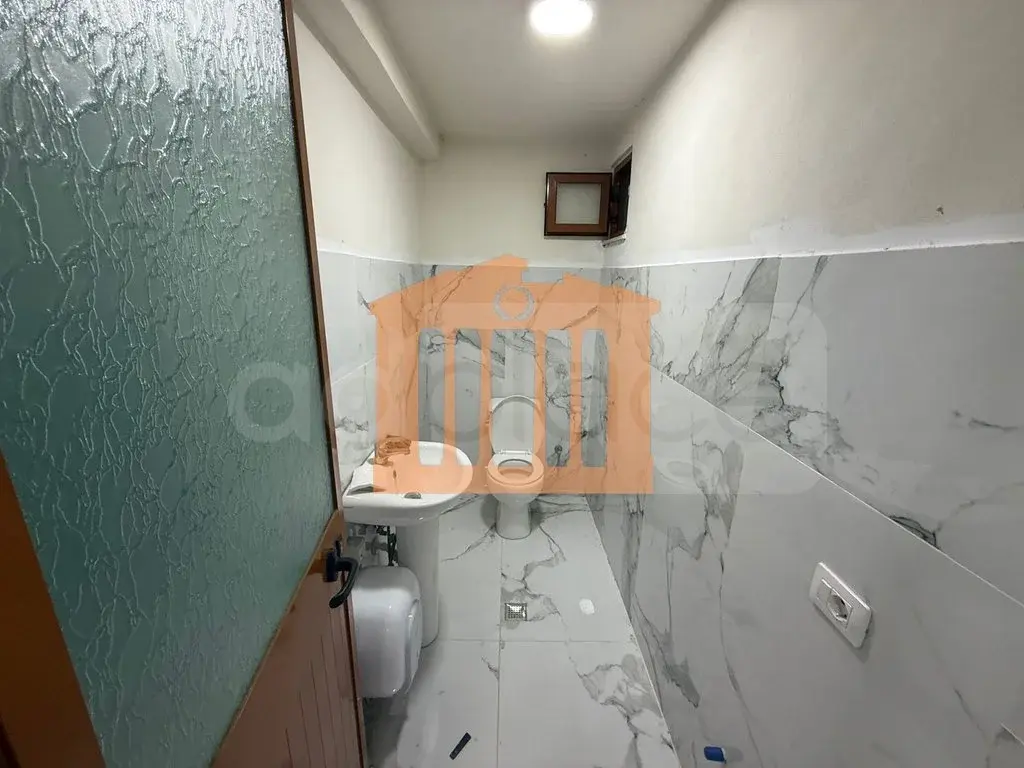 Pasuri të patundshme komerciale 175 m² 1 kati
