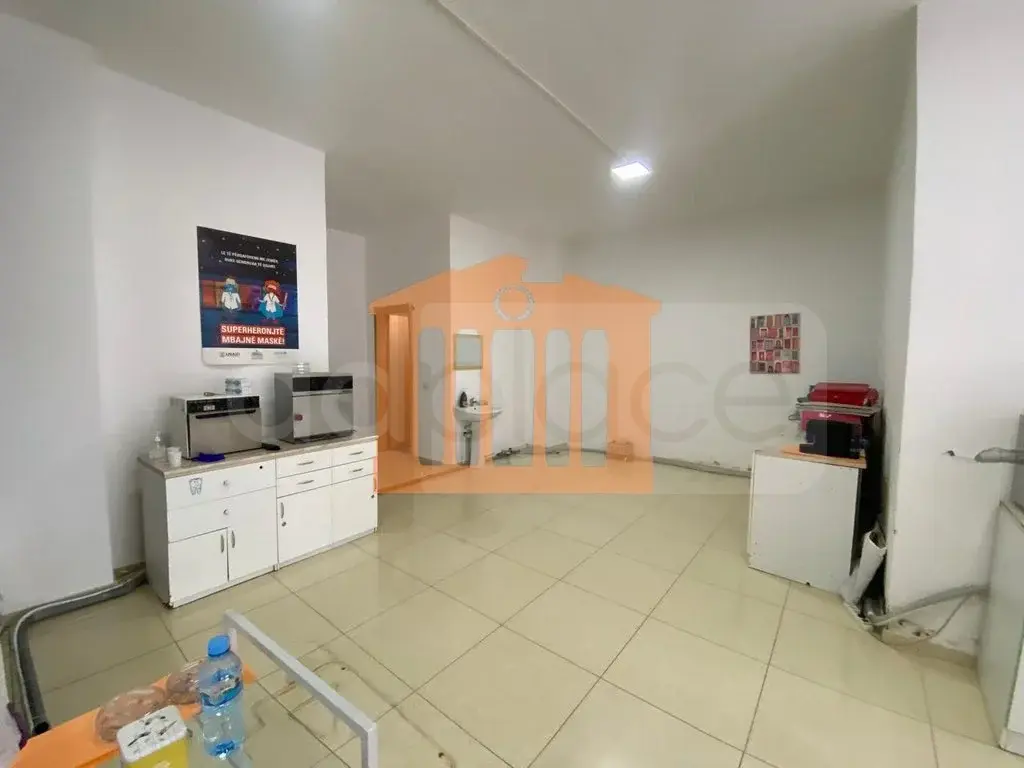 Pasuri të patundshme komerciale 92 m² 1 kati