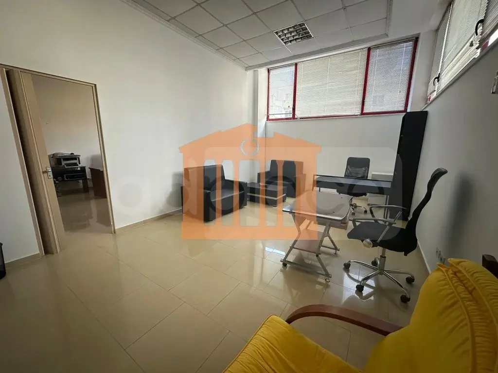 Pasuri të patundshme komerciale 25 m² 2 kati