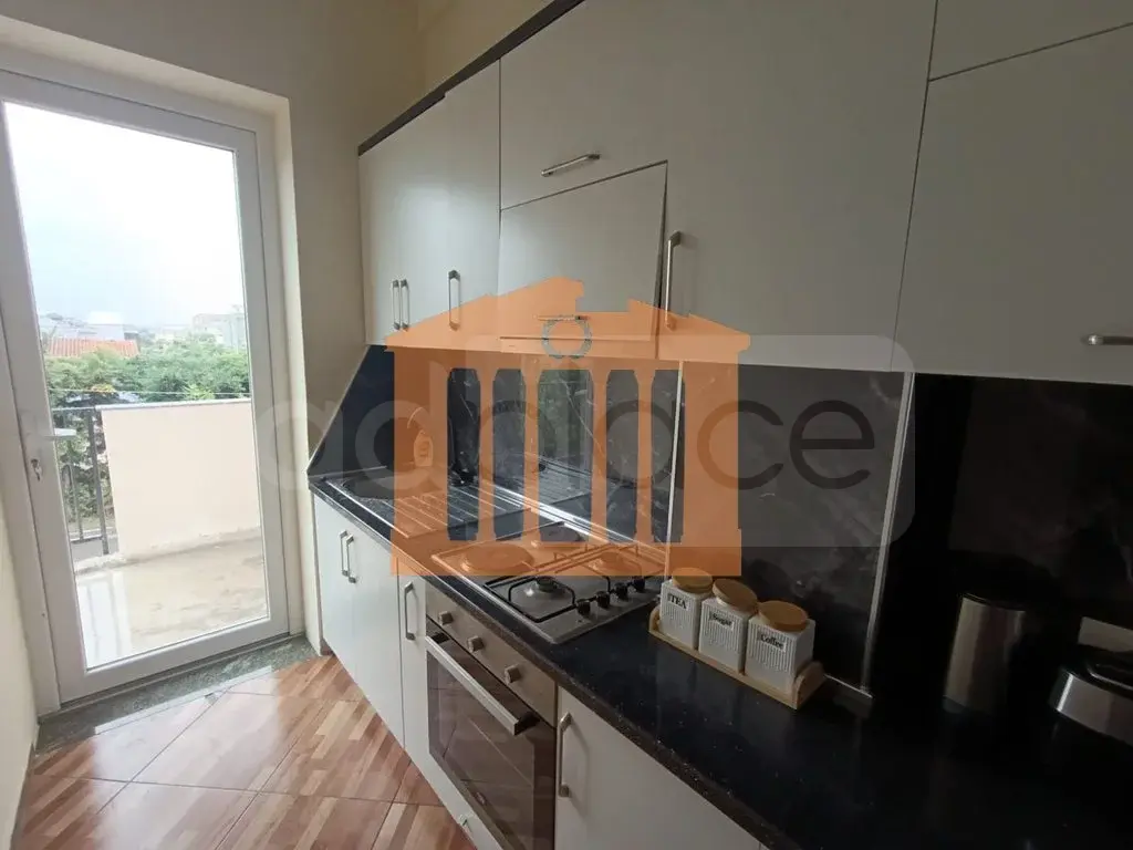 Apartament 1+3 dhoma 100 m² 1 kati
