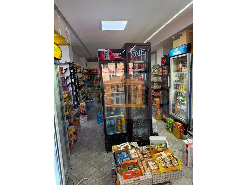 Pasuri të patundshme komerciale 92 m² 1 kati