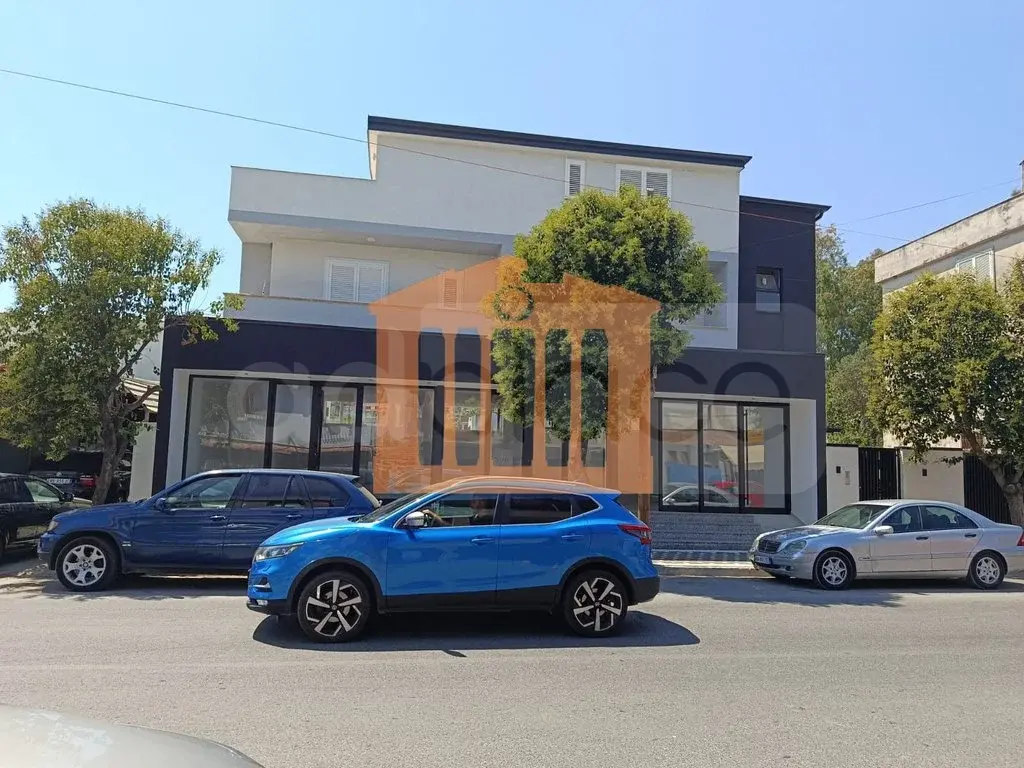Pasuri të patundshme komerciale 210 m² 1 kati