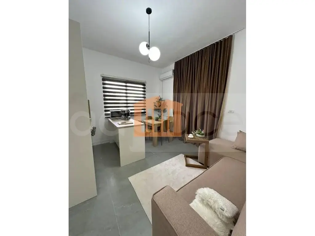 Vilë 440 m² 3 kati