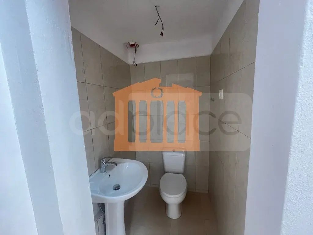 Pasuri të patundshme komerciale 64 m² 1 kati