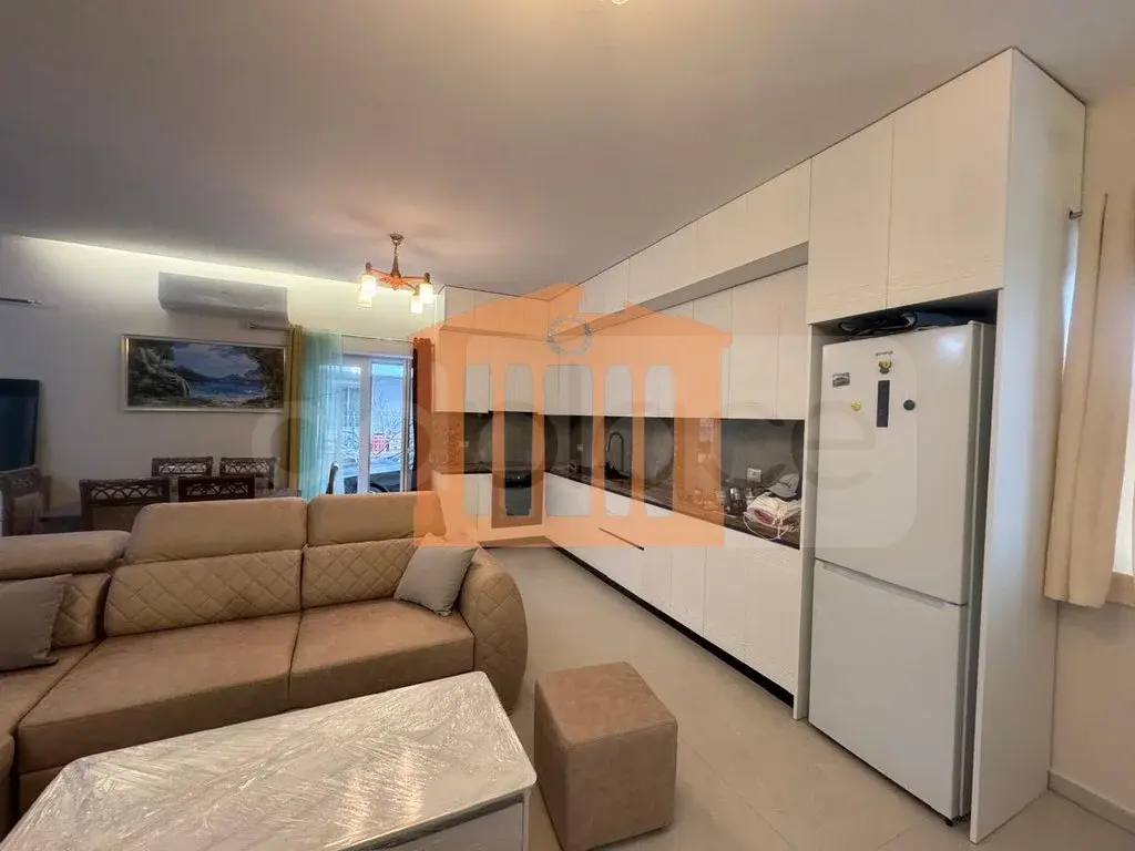 Apartament 1+2 dhoma 130 m² 1 kati