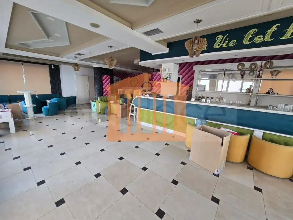 Pasuri të patundshme komerciale 143 m² 2 kati