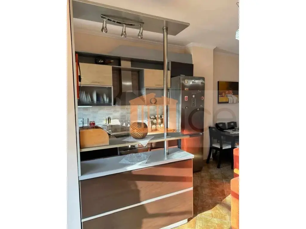 Apartament 1+2 dhoma 70 m² 8 kati
