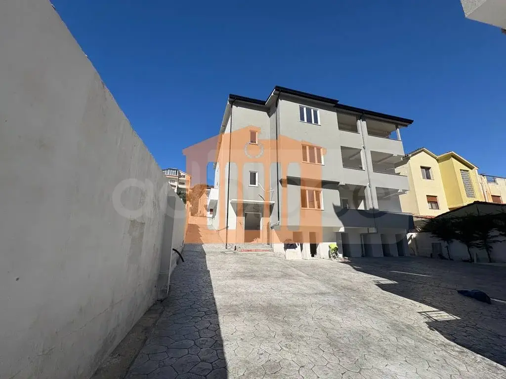 Apartament 1+3 dhoma 114 m² 2 kati