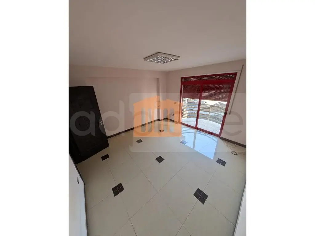 Pasuri të patundshme komerciale 200 m² 2 kati
