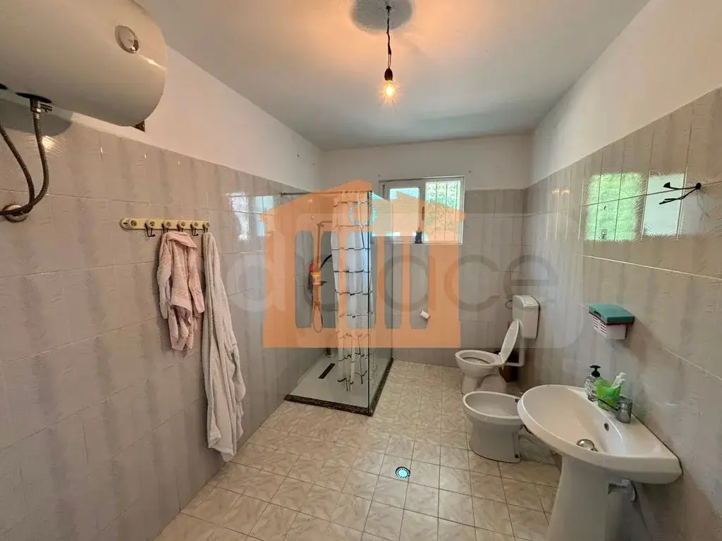 Apartament 1+2 dhoma 105 m² 1 kati