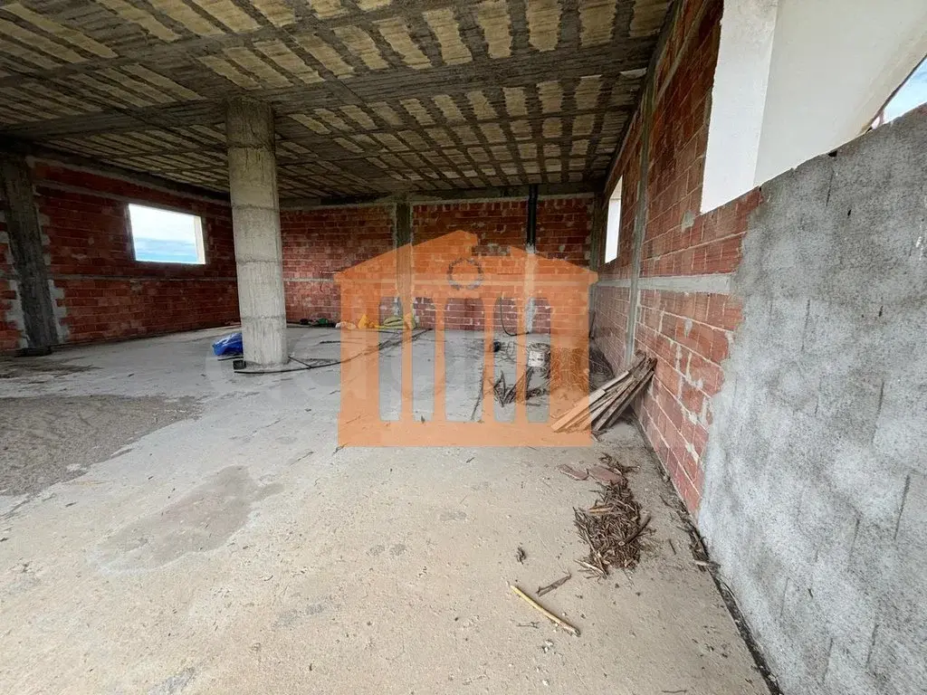 Vilë 325 m²