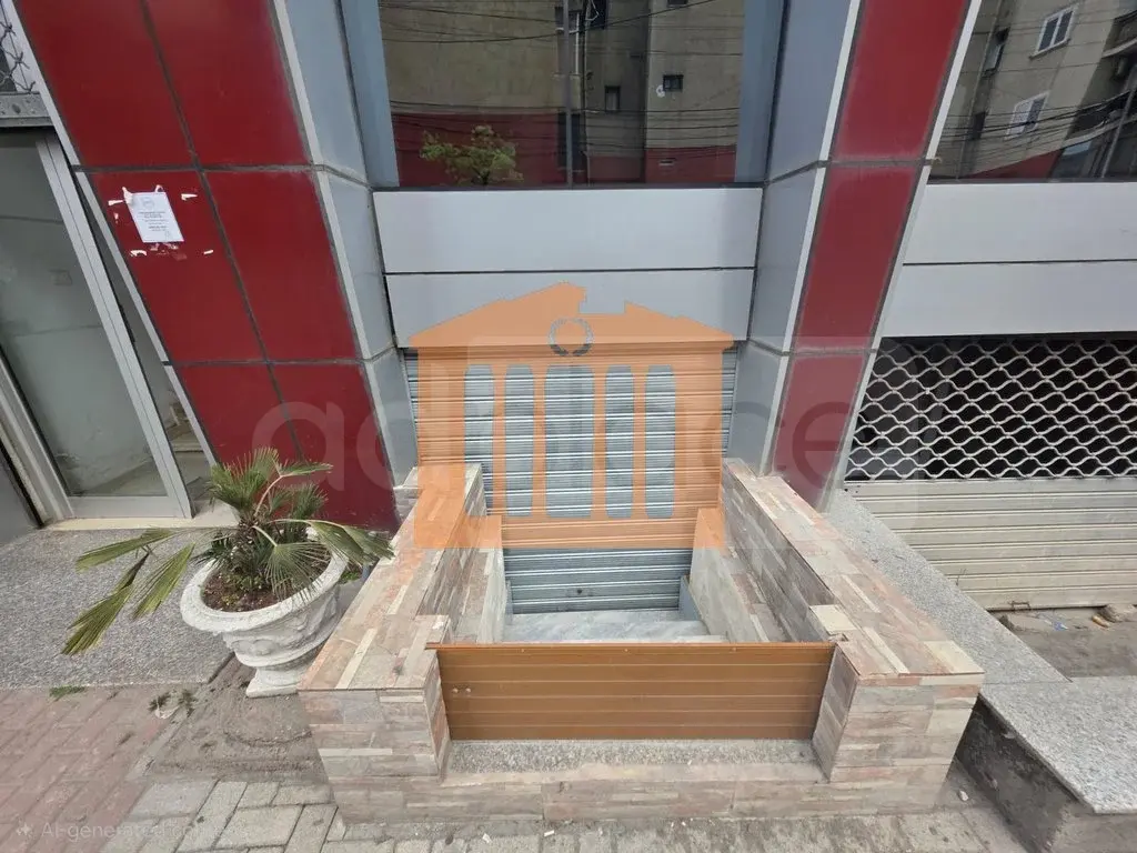 Pasuri të palujtshme komerciale 13 m² -1 kati