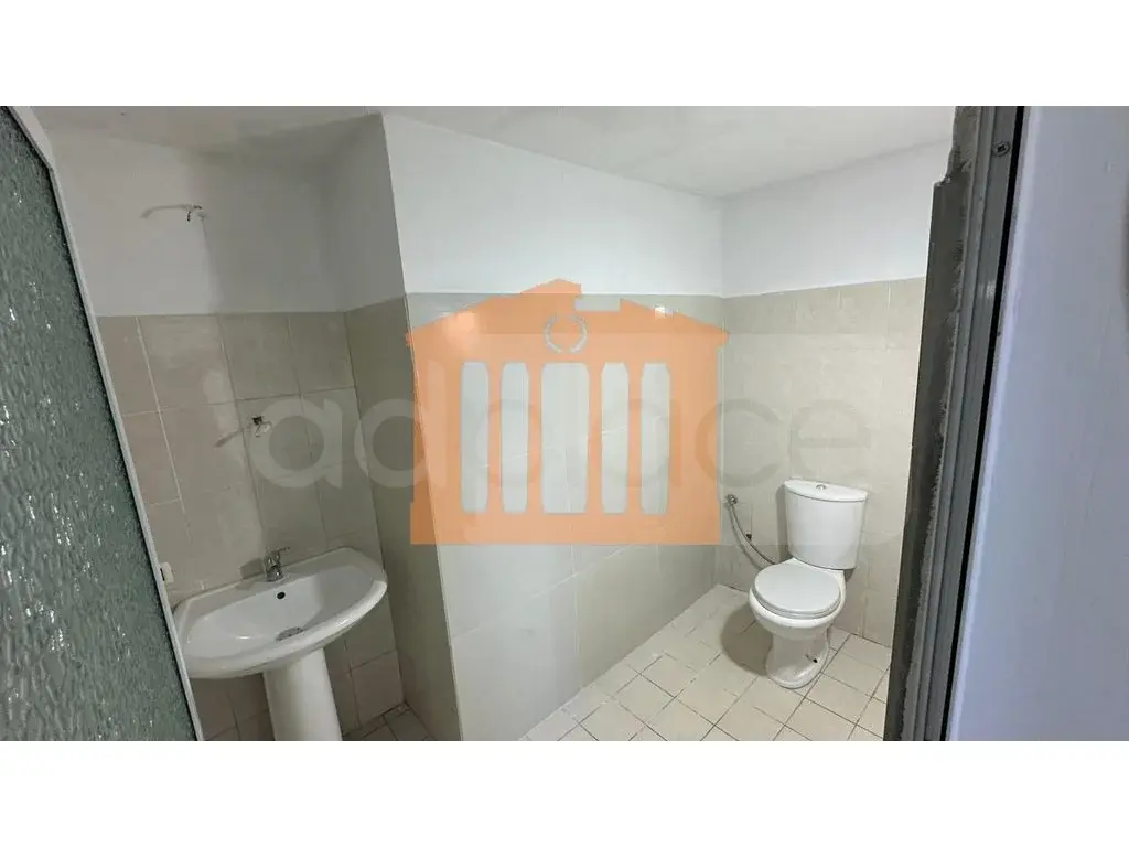 Pasuri të patundshme komerciale 120 m² 1 kati