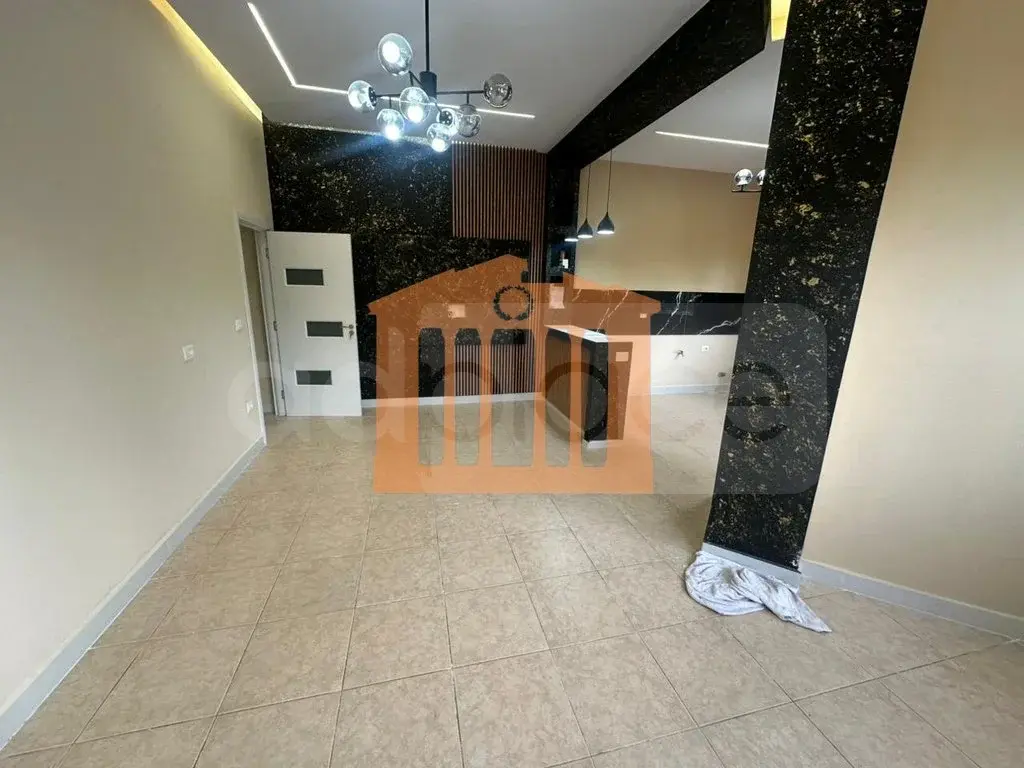 Apartament 1+3 dhoma 92 m² 1 kati