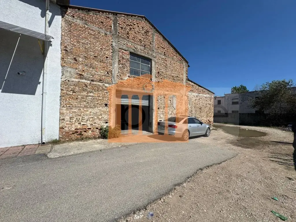 Pasuri të palujtshme komerciale 306 m²