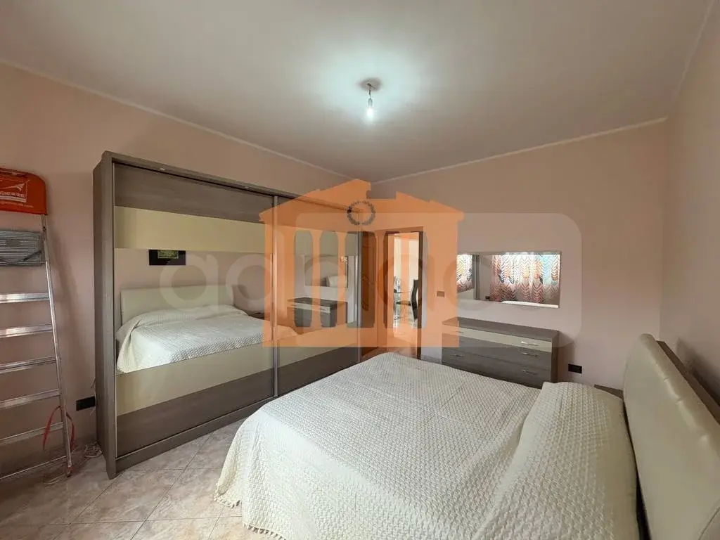 Apartament 1+3 dhoma 125 m² 2 kati
