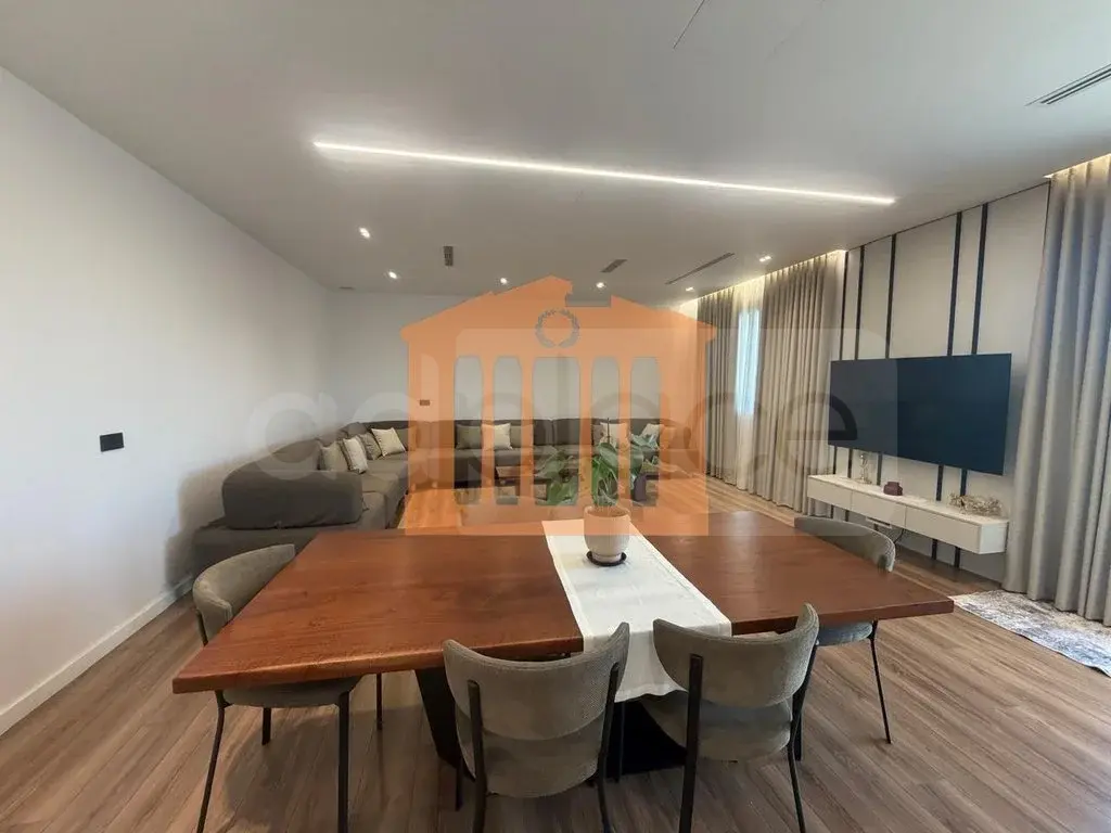 Apartament 1+1 dhoma 170 m² 3 kati