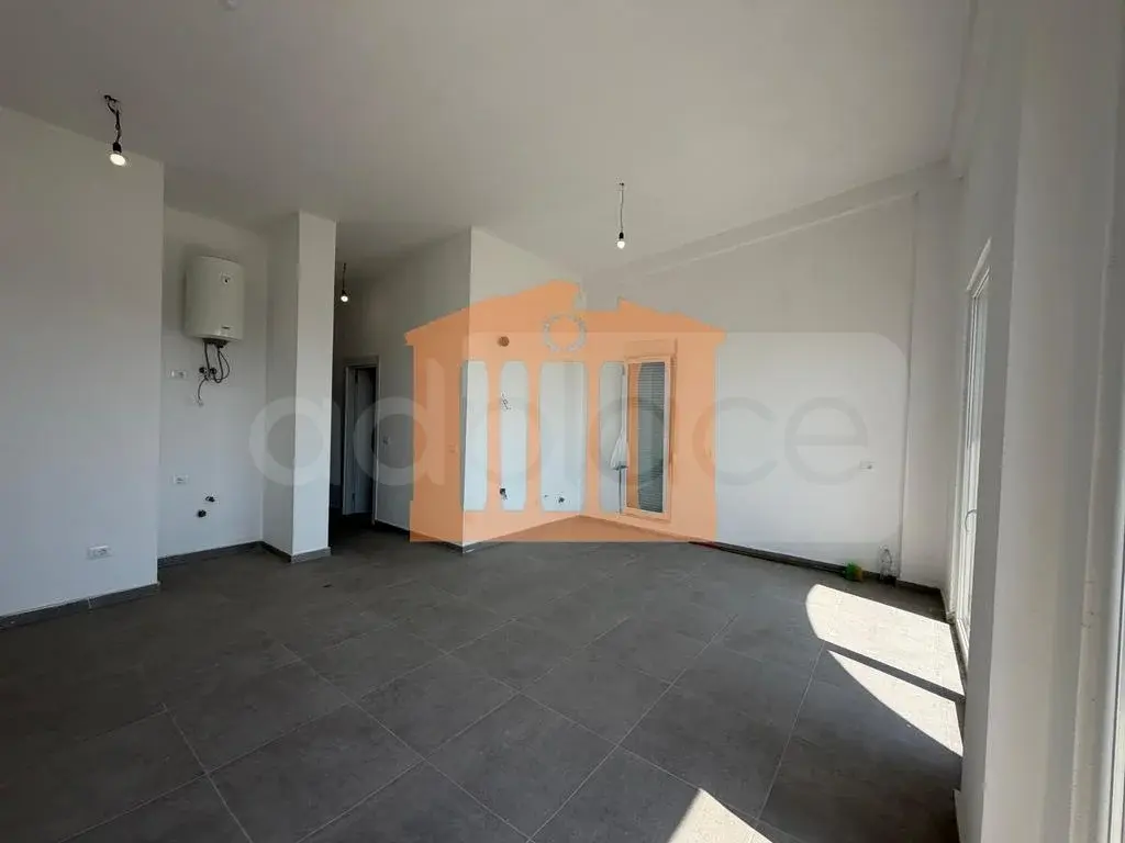 Apartament 1+2 dhoma 85 m² 4 kati