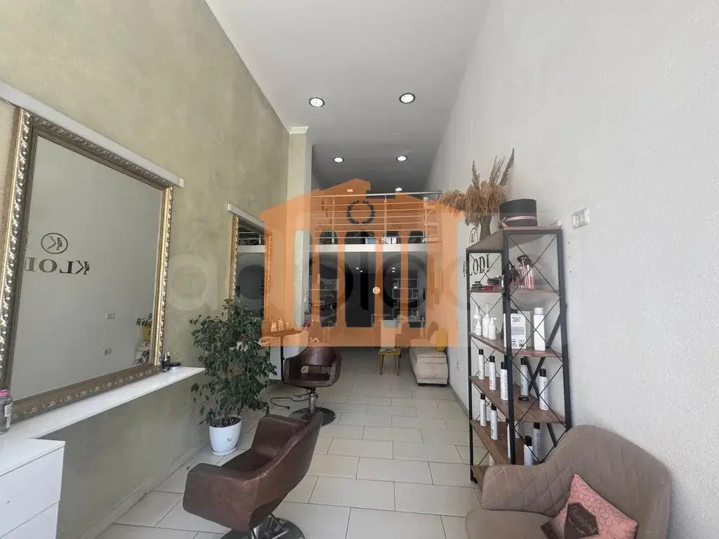 Pasuri të palujtshme komerciale 45 m² 1 kati