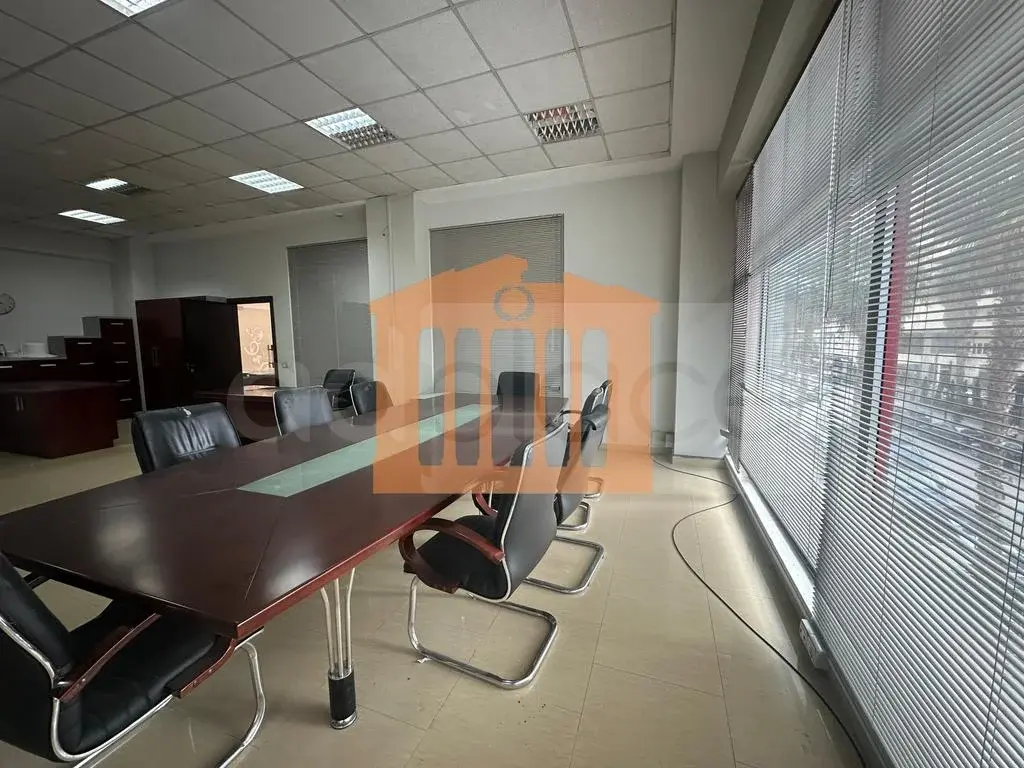 Pasuri të patundshme komerciale 128 m² 2 kati