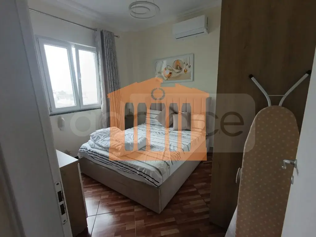 Apartament 1+3 dhoma 100 m² 1 kati