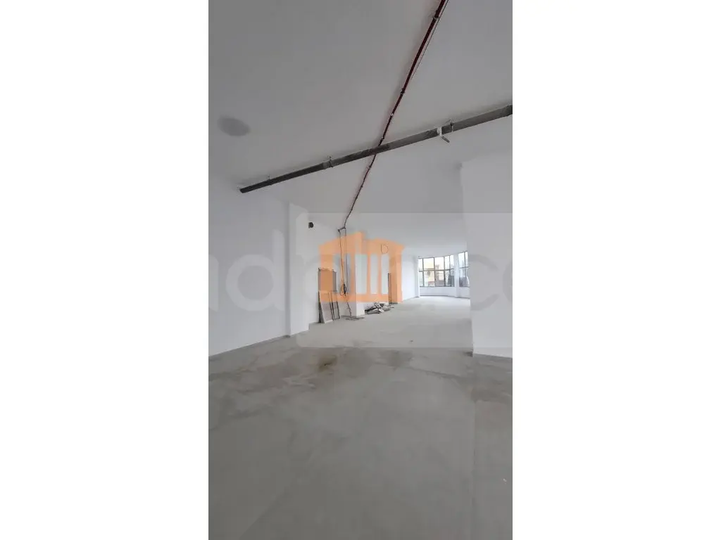 Pasuri të patundshme komerciale 400 m² 2 kati