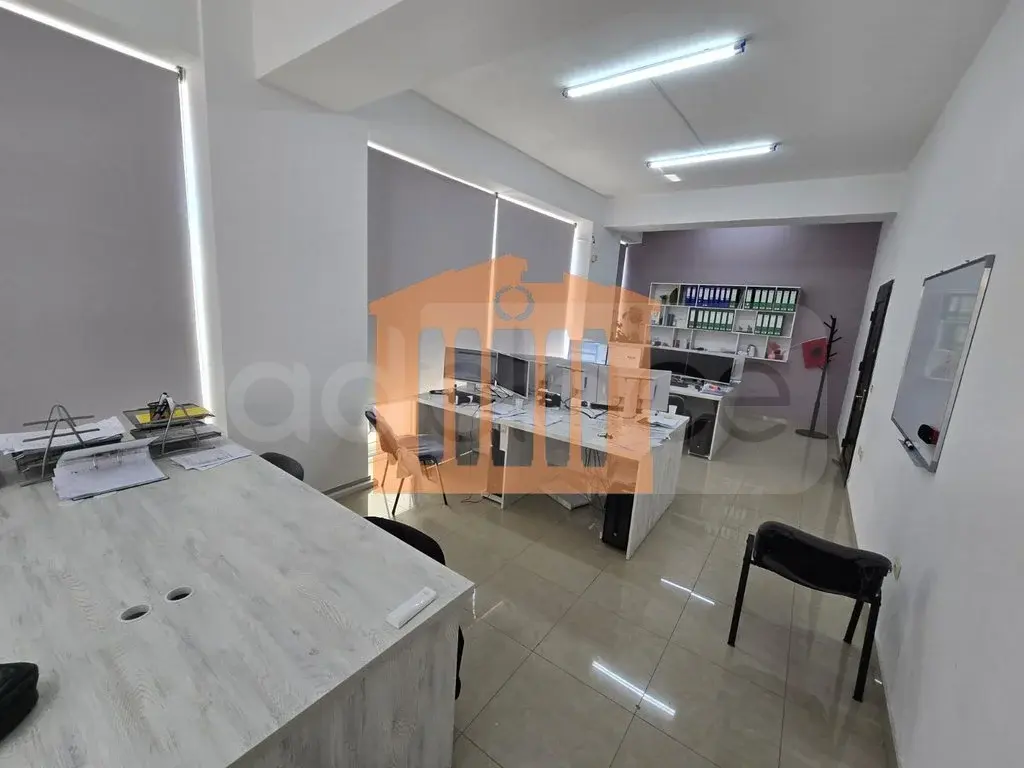 Pasuri të palujtshme komerciale 63 m² 2 kati