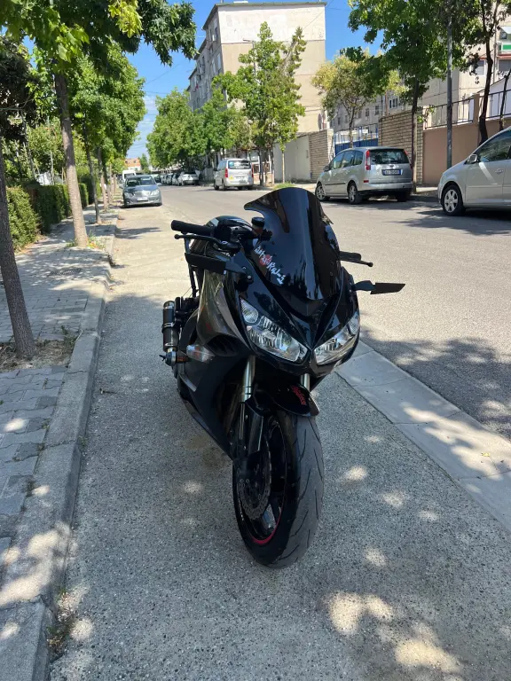 Kawasaki Ninja Z1000SX