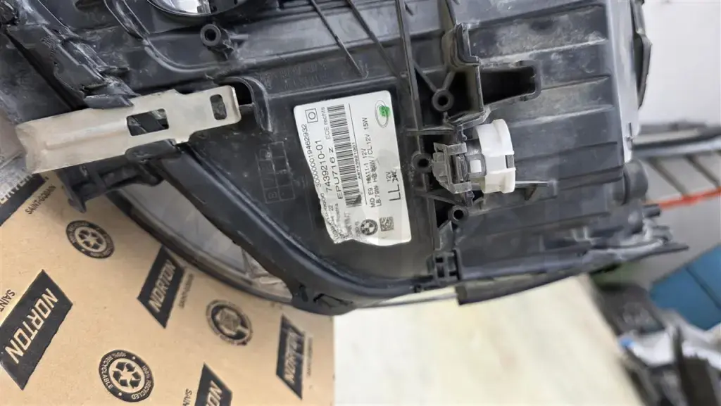 Drita e përparme e djathtë BMW 5 series G30/G31